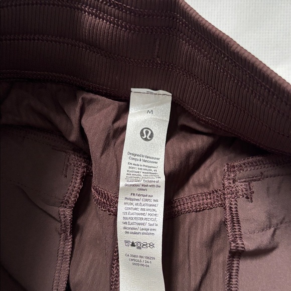 LULULEMON DANCE STUDIO RELAXED FIT MR CARGO PANTS IN ESPRESSO SZ M NWT - Picture 9 of 9